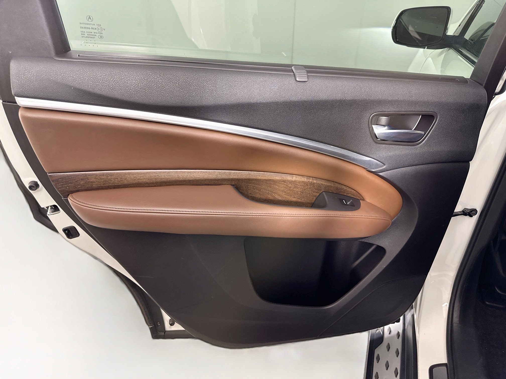 Used 2017 Acura MDX FWD w/ Advance Package image 27