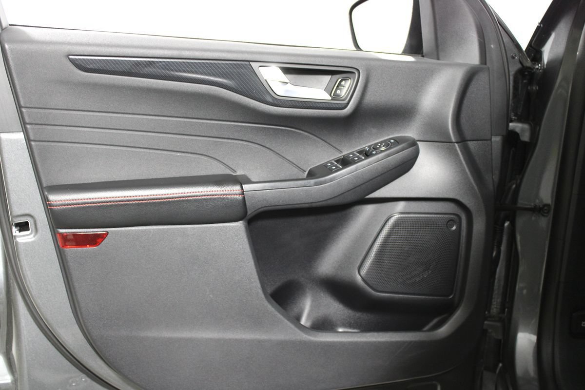 Used 2025 Ford Escape ST-Line FWD image 6