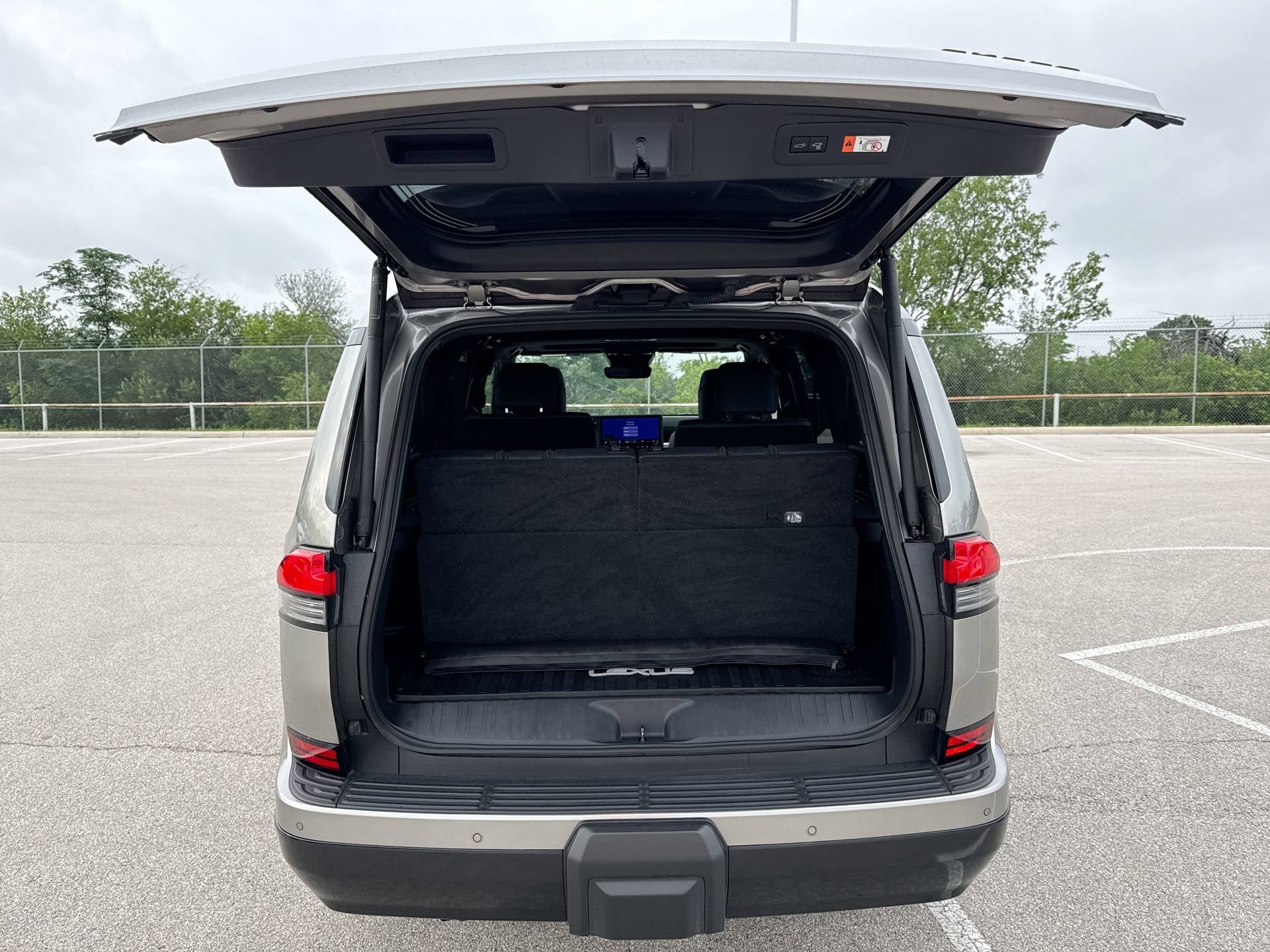 Used 2024 Lexus GX 550 w/ Cold Area Package AWD/4WD image 20