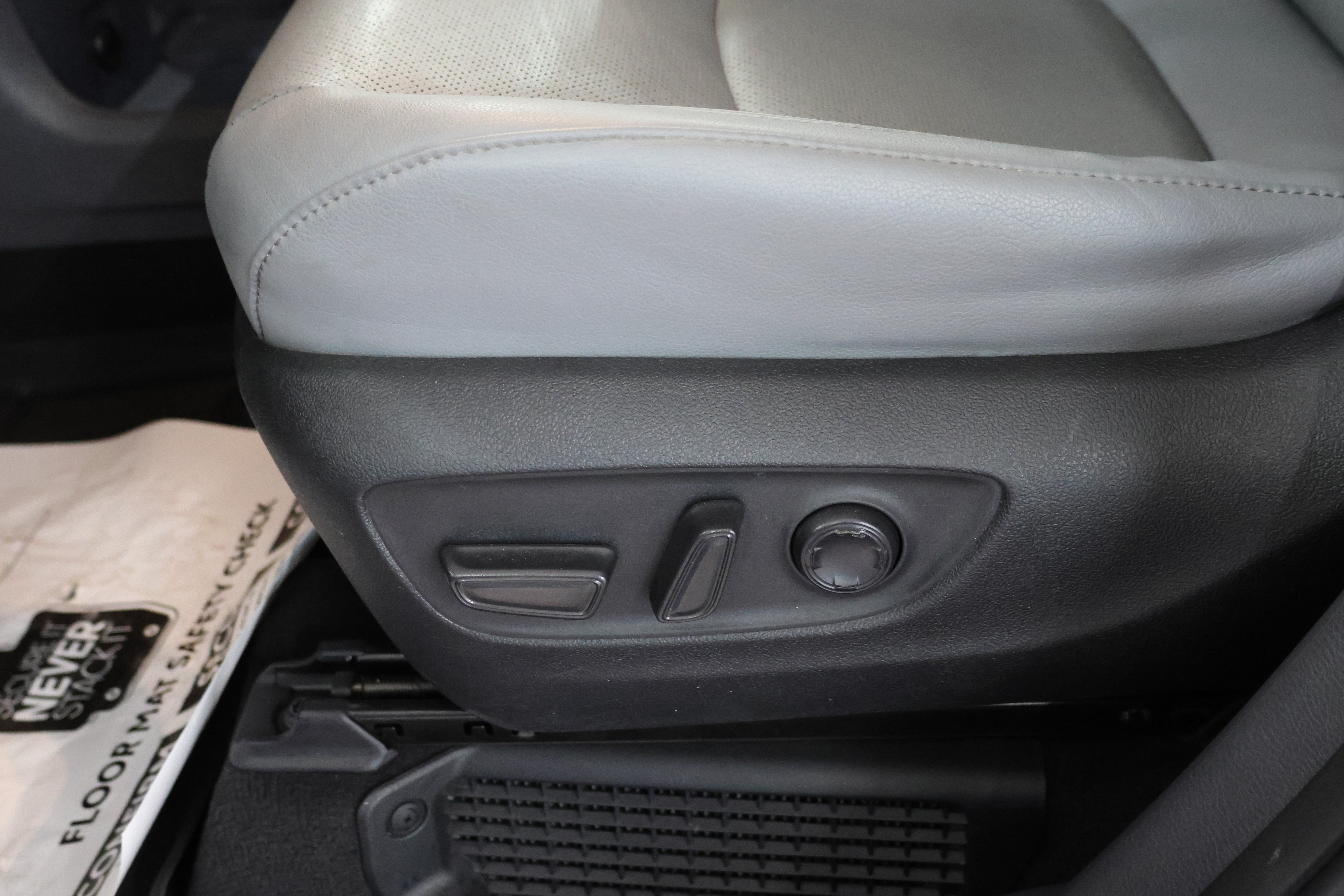 Certified 2023 Toyota Sienna Limited AWD/4WD image 27