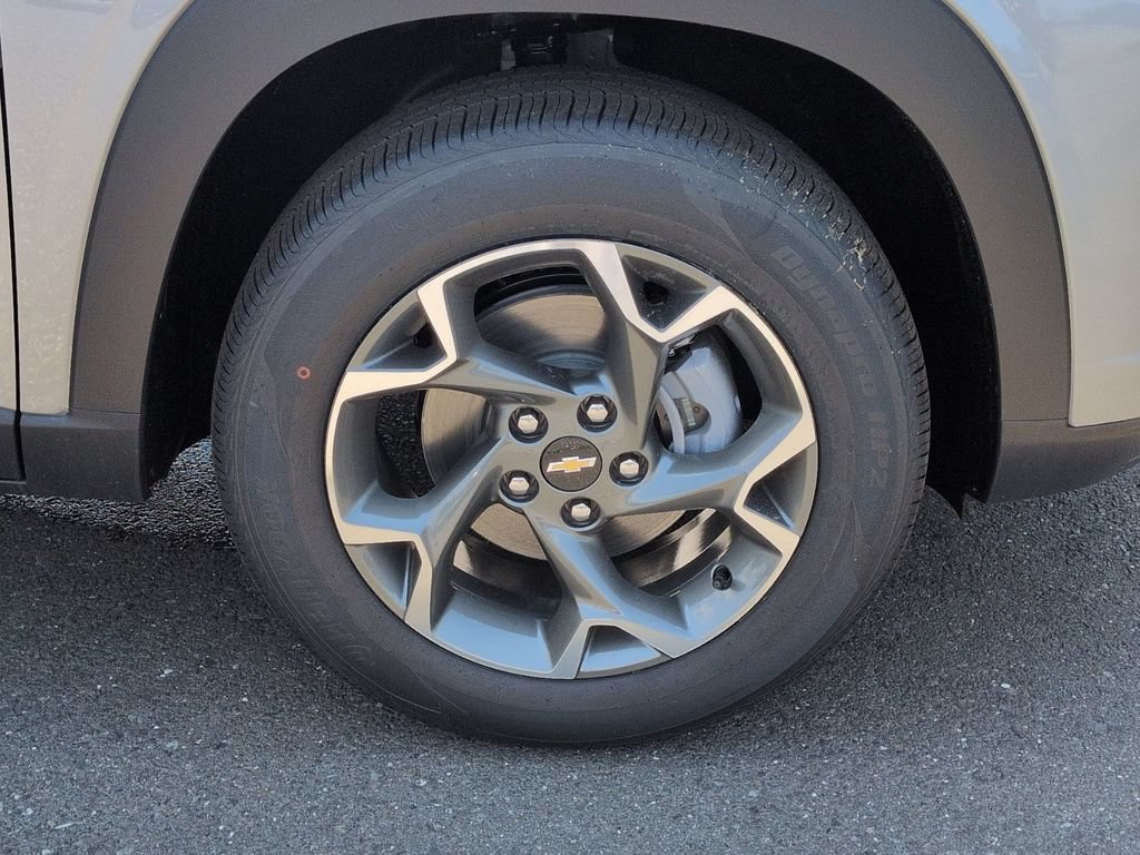 New 2026 Chevrolet Trax LT w/ Sunroof Package FWD image 26