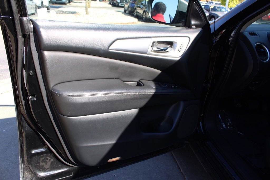 Used 2018 Nissan Pathfinder SL w/ Cargo Package image 20