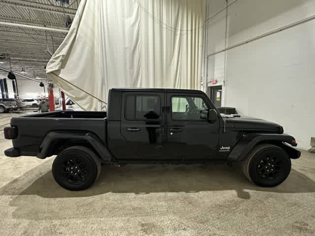 Used 2023 Jeep Gladiator Overland image 8