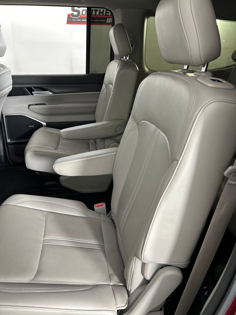 Used 2024 Jeep Wagoneer Series III image 17