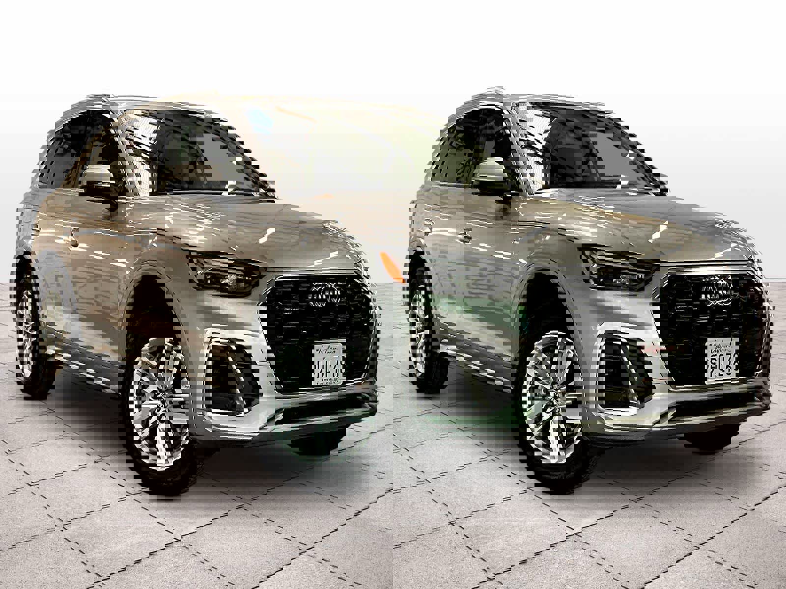 Used 2023 Audi Q5 2.0T Premium w/ Convenience Package AWD/4WD image 2