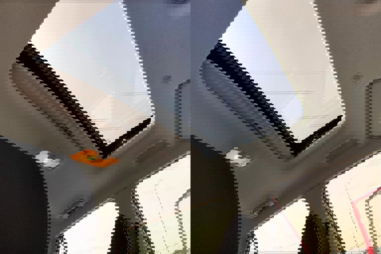 Used 2025 Hyundai Venue SEL image 13