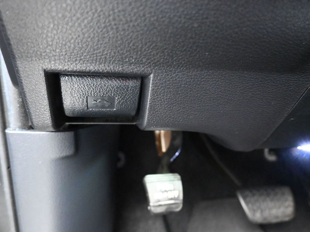 Used 2021 Toyota Tundra Platinum image 25