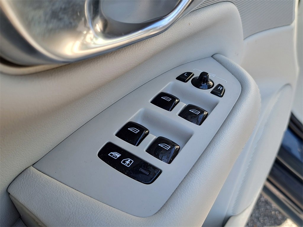 Used 2023 Volvo XC90 B6 Plus w/ Protection Package Premier image 20