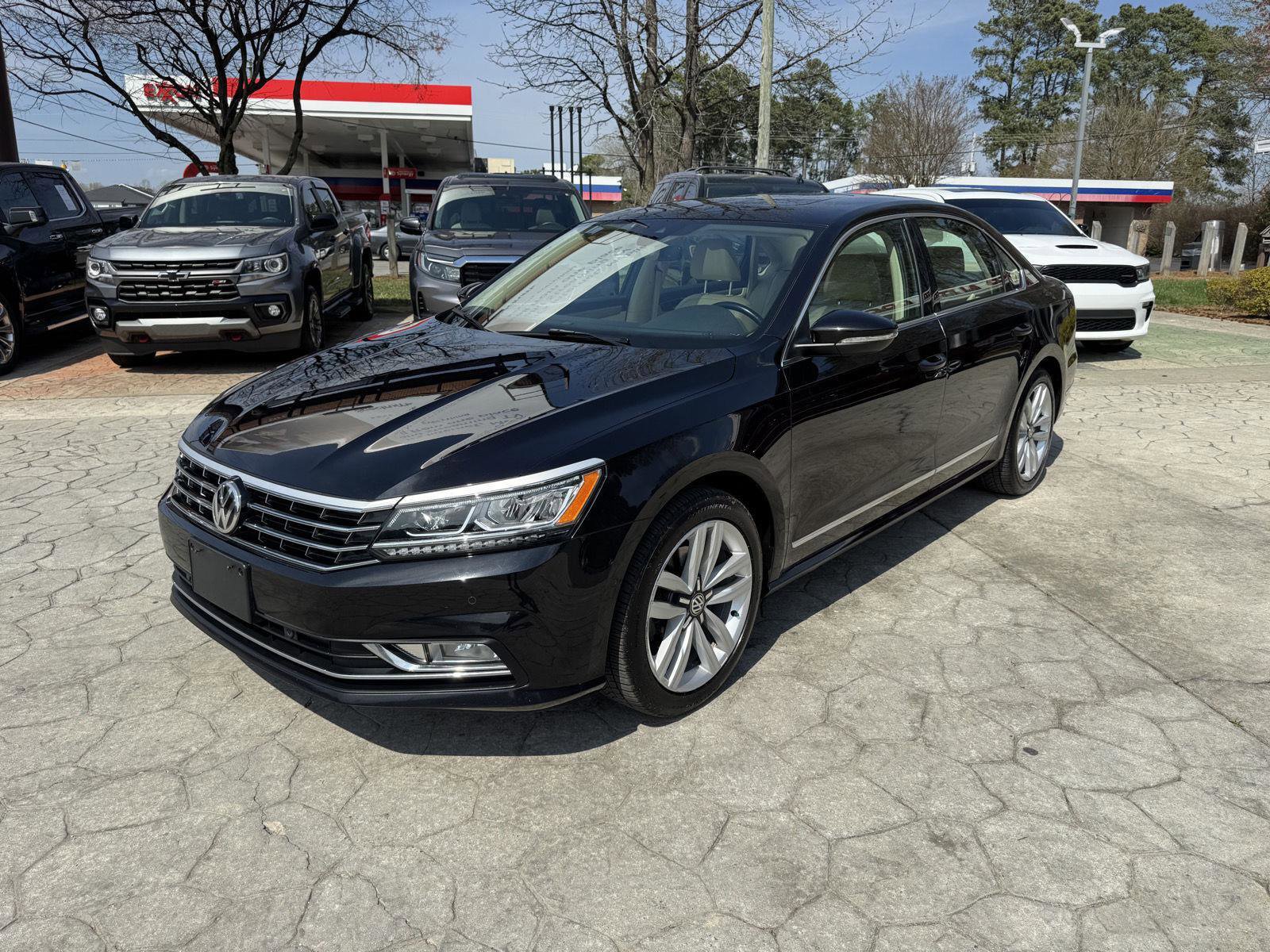 Used 2019 Volkswagen Jetta SE w/ Cold Weather Package image 9