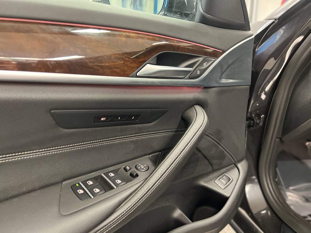 Used 2019 BMW 540i xDrive w/ Convenience Package AWD/4WD image 35