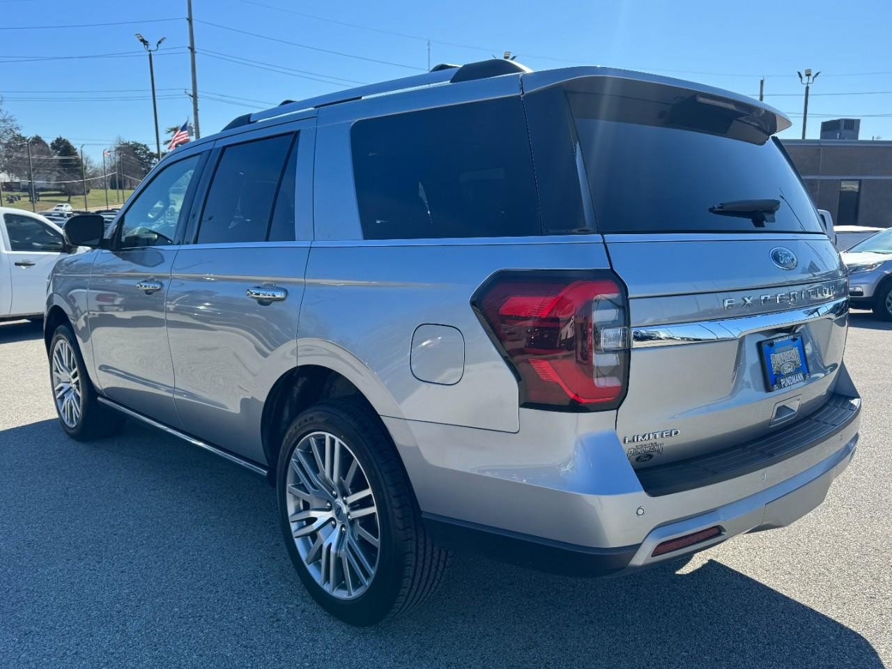 Used 2024 Ford Expedition Limited image 5