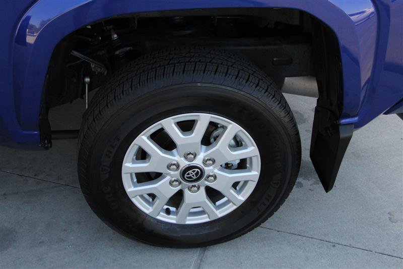 Used 2025 Toyota Tacoma SR5 AWD/4WD image 28