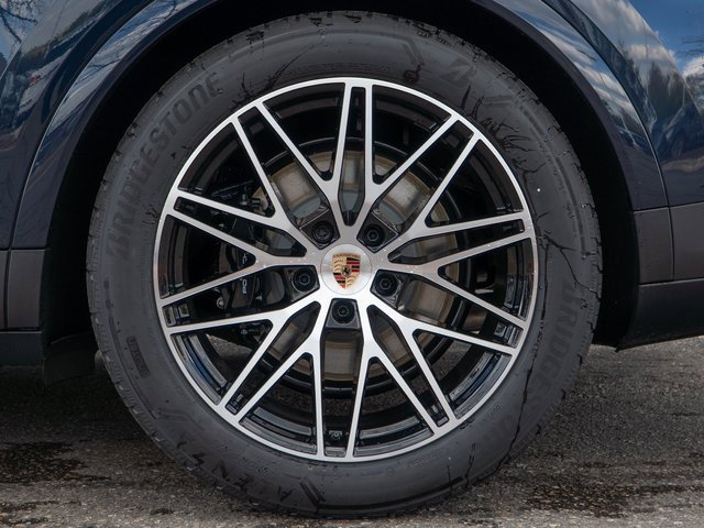 New 2026 Porsche Cayenne S image 13