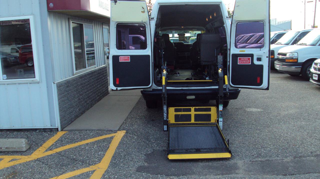 Used 2014 Ford E-250 and Econoline 250 Extended w/ Power Group RWD image 6