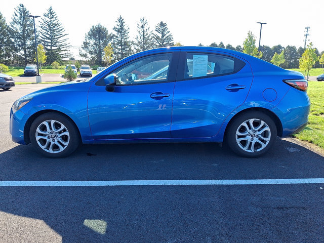 Used 2016 Scion iA FWD image 2
