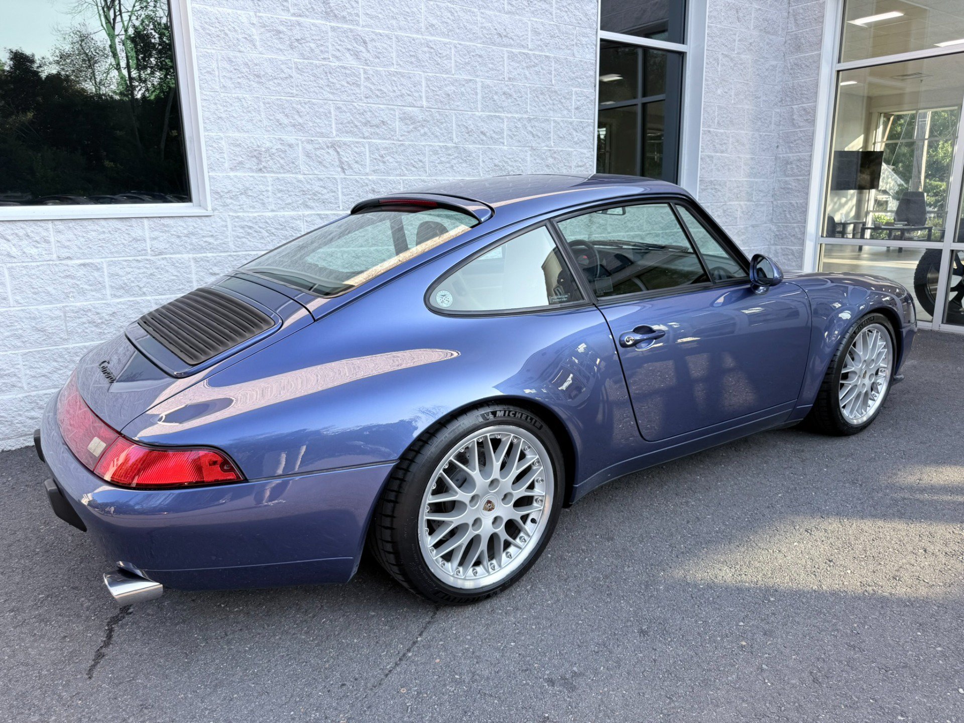 Used 1997 Porsche 911 Carrera RWD image 10