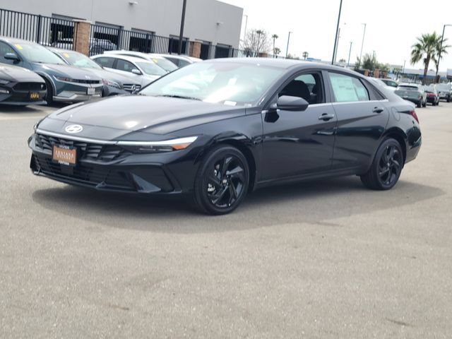 New 2026 Hyundai Elantra SEL Sport Premium FWD image 2