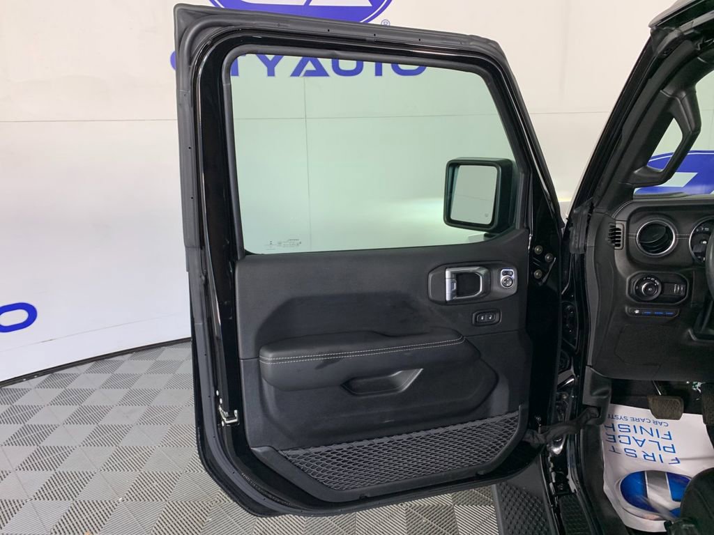 Used 2023 Jeep Wrangler Unlimited Sahara w/ Cold Weather Group AWD/4WD image 14