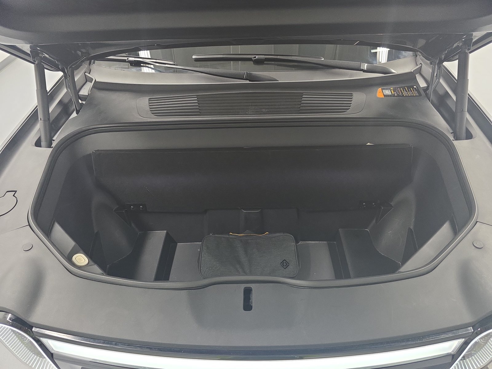 Used 2022 Rivian R1T Adventure AWD/4WD image 14