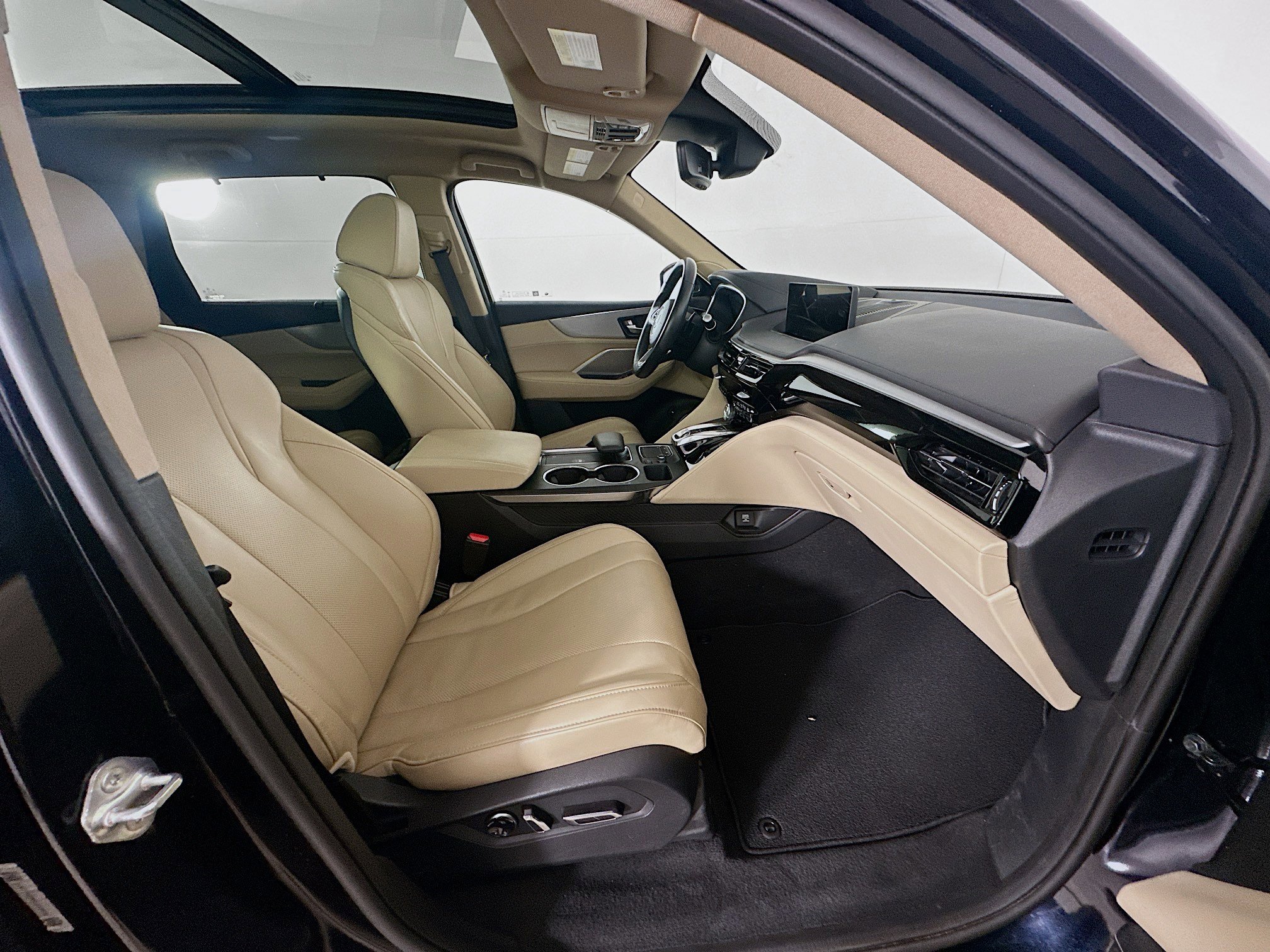 Used 2023 Acura MDX SH-AWD w/ Technology Package image 34