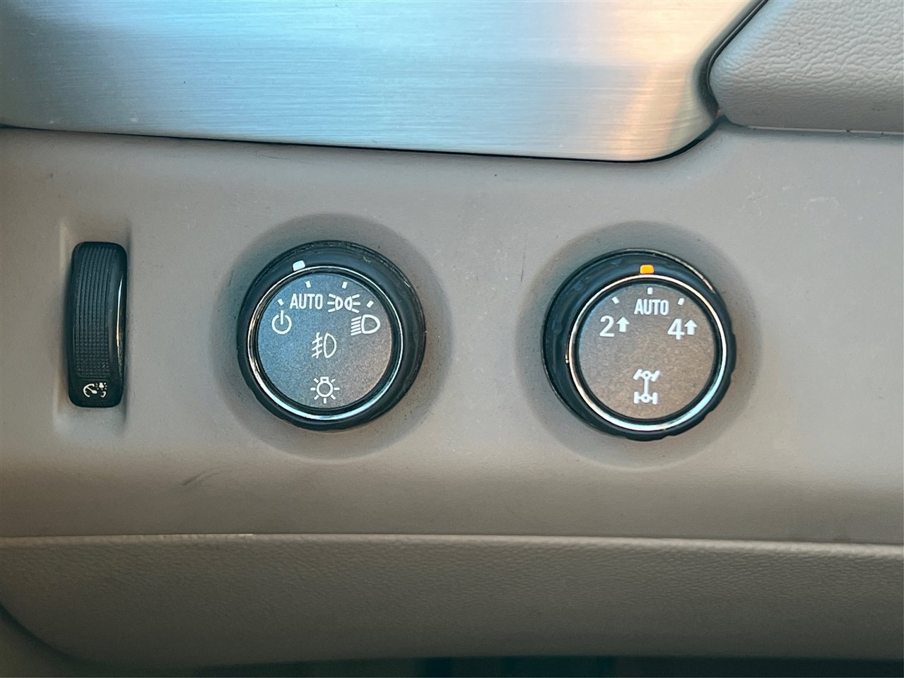 Used 2016 GMC Yukon SLT w/ Open Road Package image 30