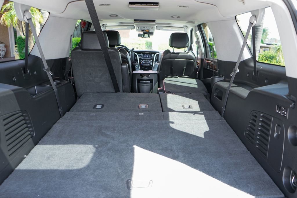Used 2018 Cadillac Escalade ESV Premium Luxury image 9