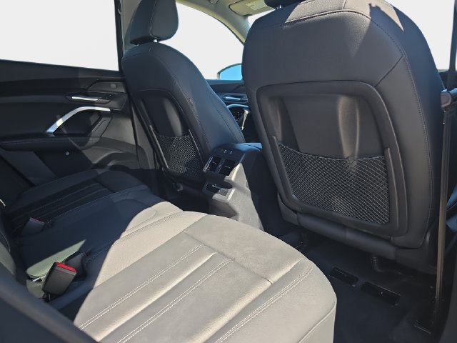 Used 2025 Audi Q5 Premium w/ Convenience Package AWD/4WD image 13