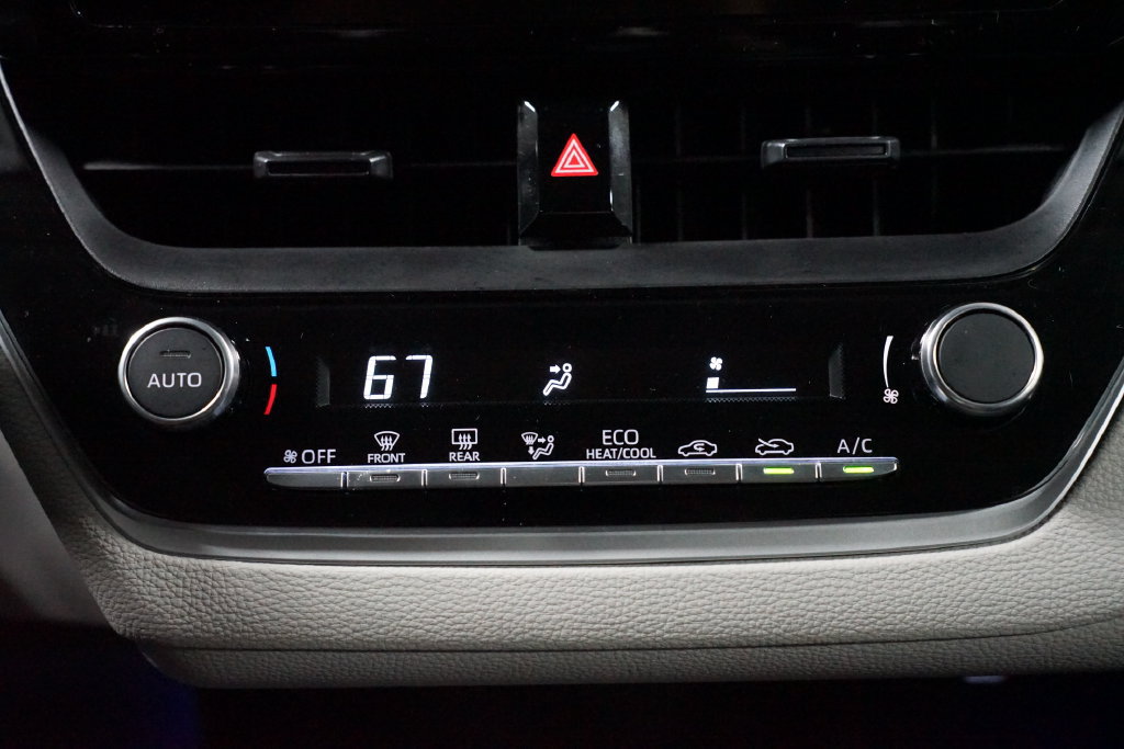 Certified 2025 Toyota Corolla LE FWD image 20