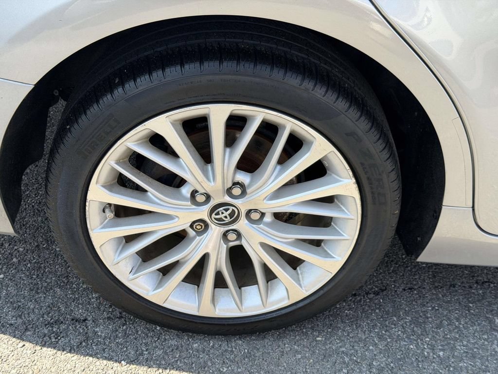 Used 2019 Toyota Camry FWD image 8