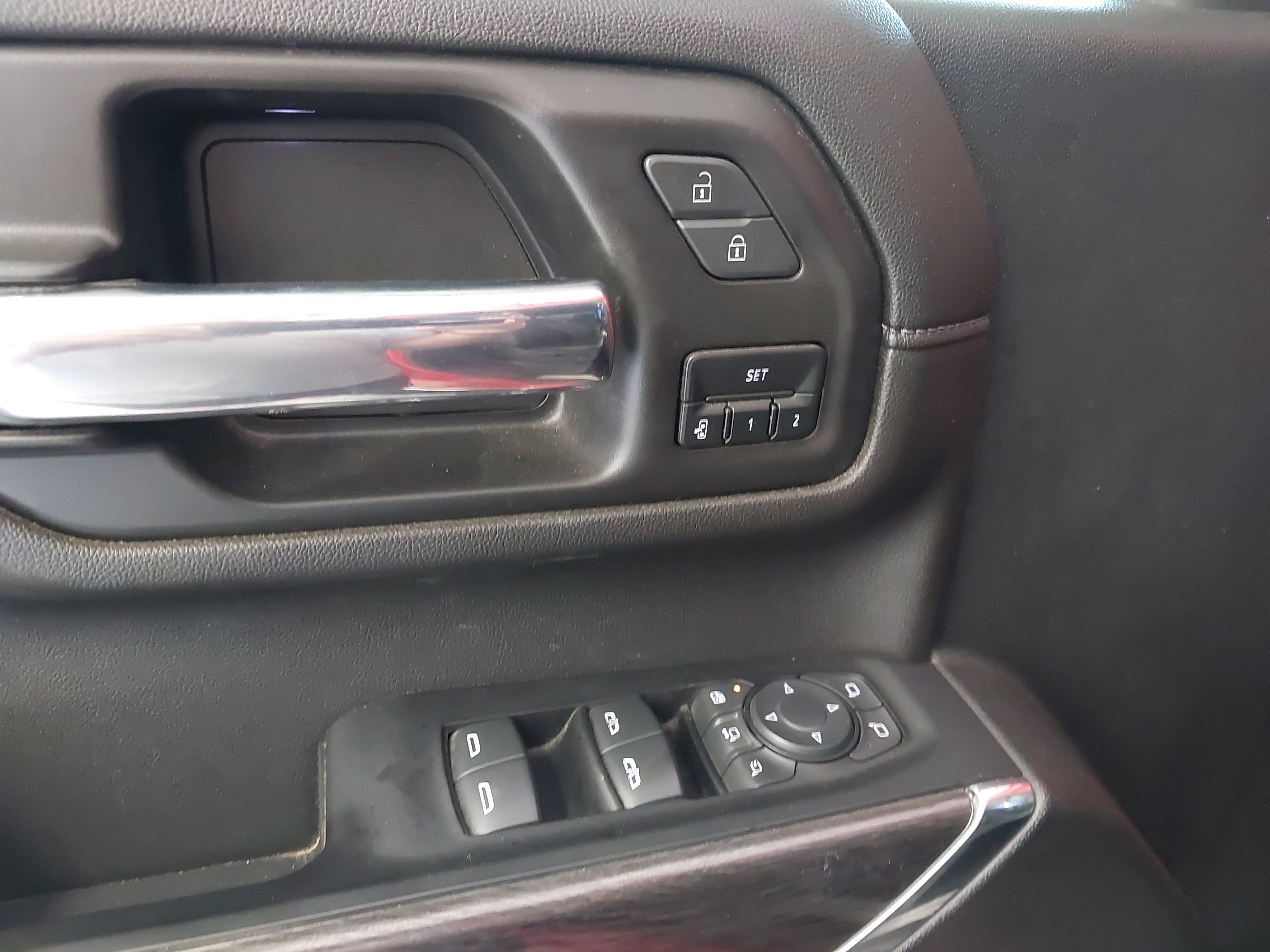 Used 2022 Chevrolet Silverado 2500 LTZ w/ LTZ Premium Package AWD/4WD image 26