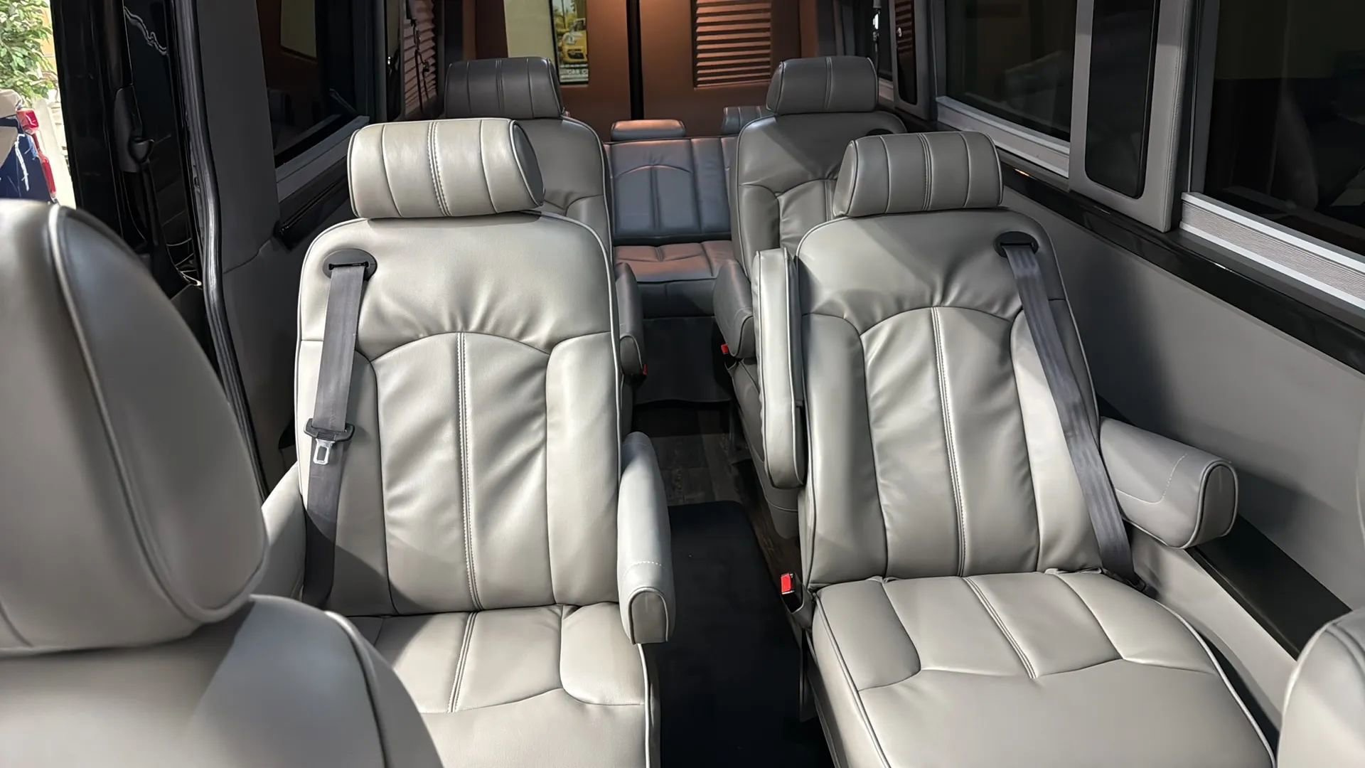 Used 2016 Mercedes-Benz Sprinter 2500 image 34