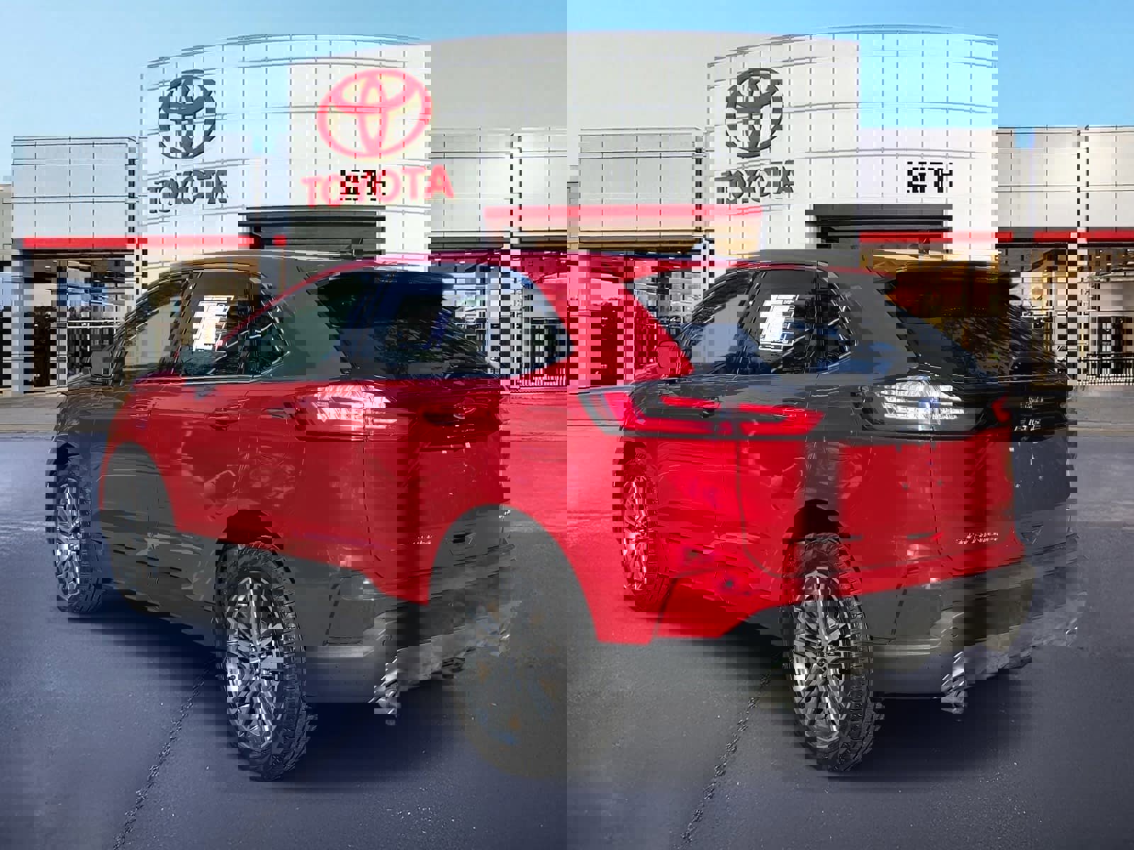 Used 2023 Ford Edge Titanium w/ Equipment Group 301A image 7