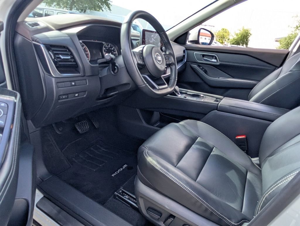 Used 2021 Nissan Rogue SL image 11