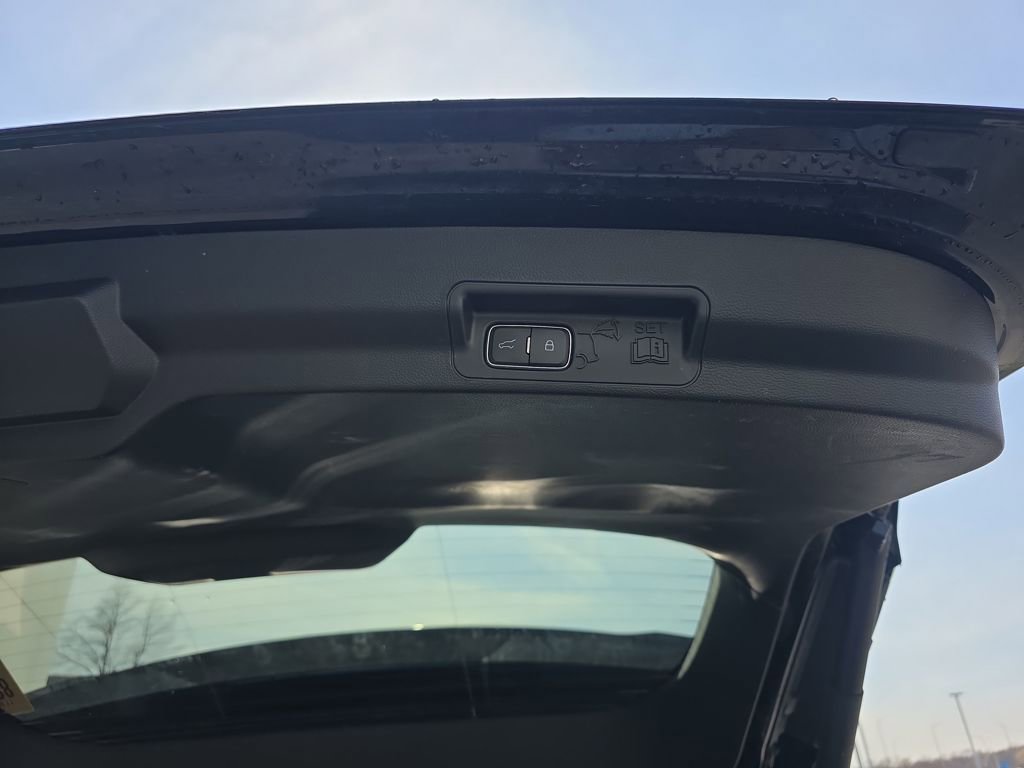 Certified 2024 Ford Explorer XLT w/ Equipment Group 202A image 13