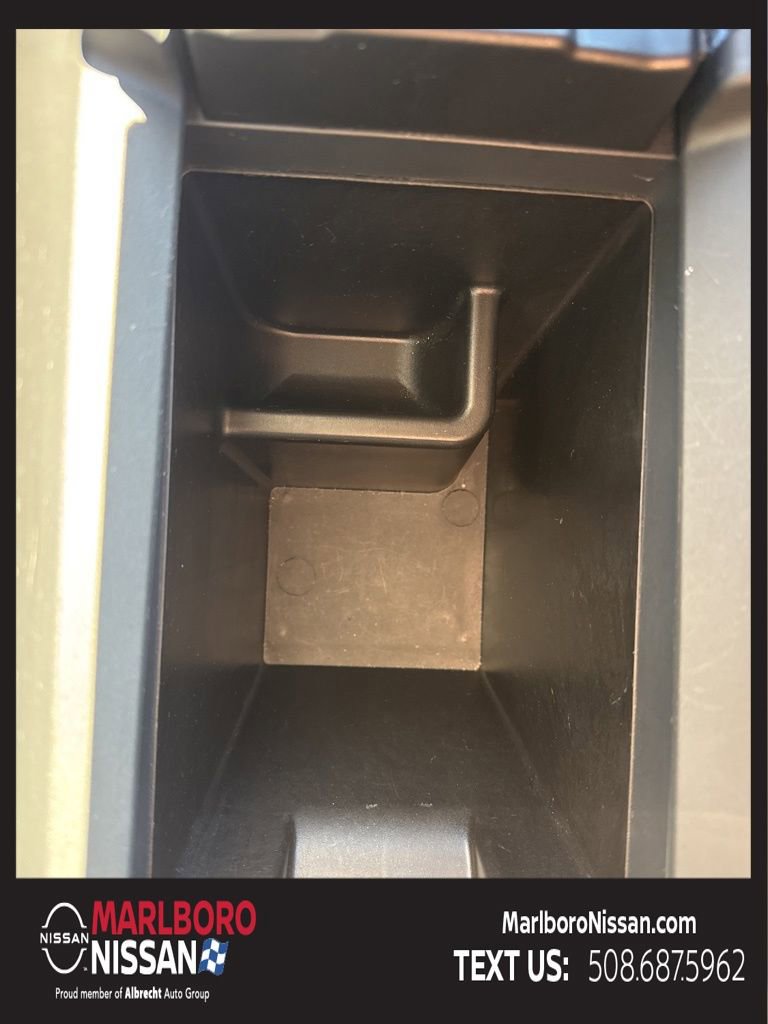 Used 2024 Nissan Rogue SV image 28