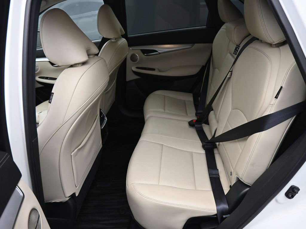 Used 2022 INFINITI QX50 Essential image 11