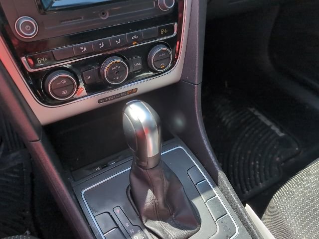 Used 2017 Volkswagen Passat 1.8T S image 18