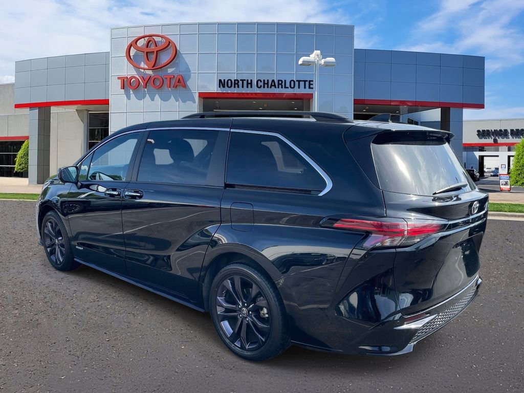 Used 2021 Toyota Sienna XSE image 7