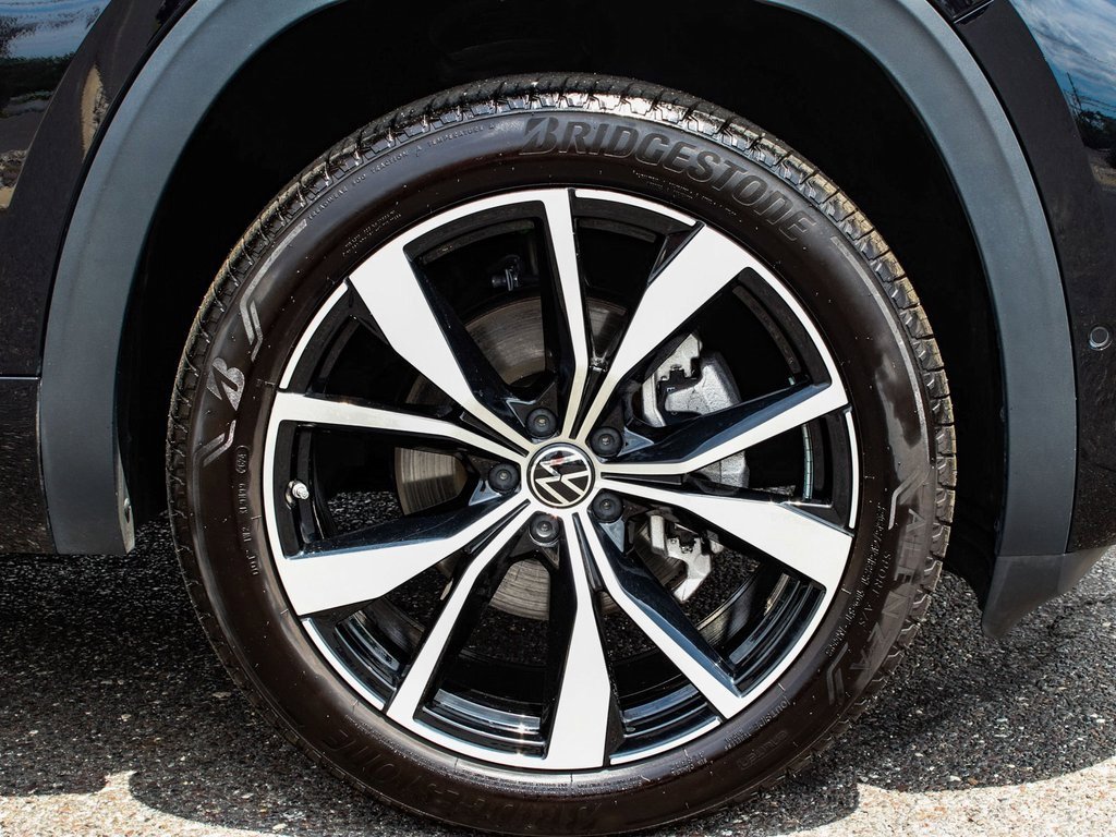 Used 2025 Volkswagen Atlas Cross Sport SEL Premium R-Line image 7