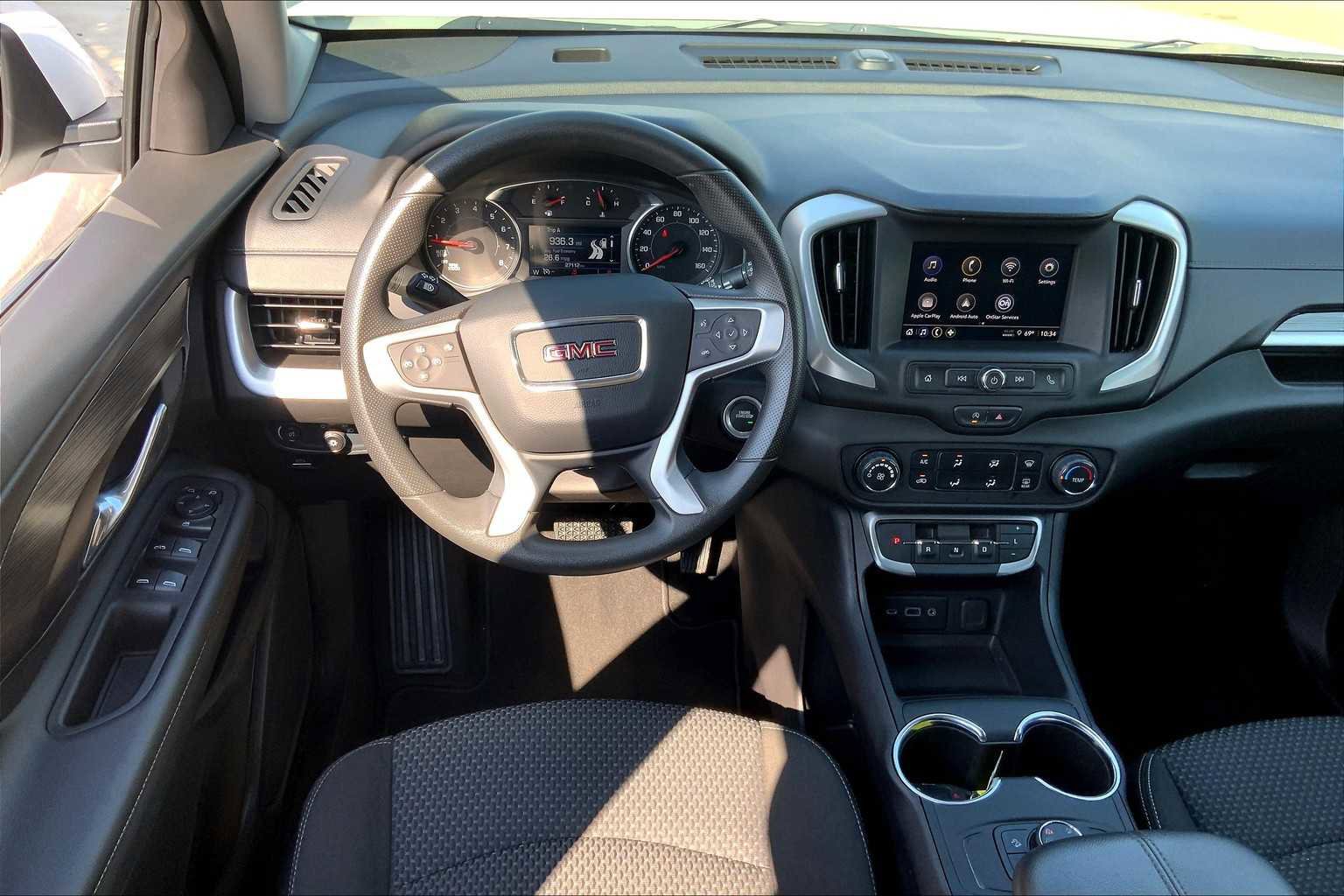 Used 2024 GMC Terrain SLE image 5