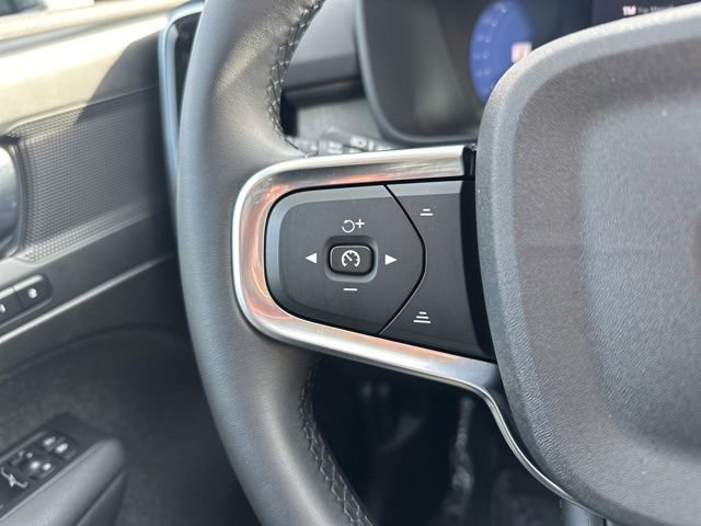 Certified 2025 Volvo XC40 B5 Core image 24