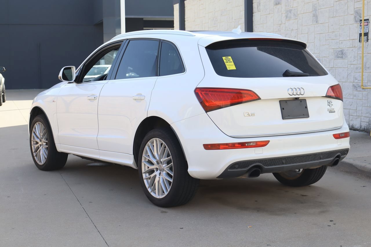 Used 2017 Audi Q5 2.0T Premium Plus w/ Technology Package AWD/4WD image 3