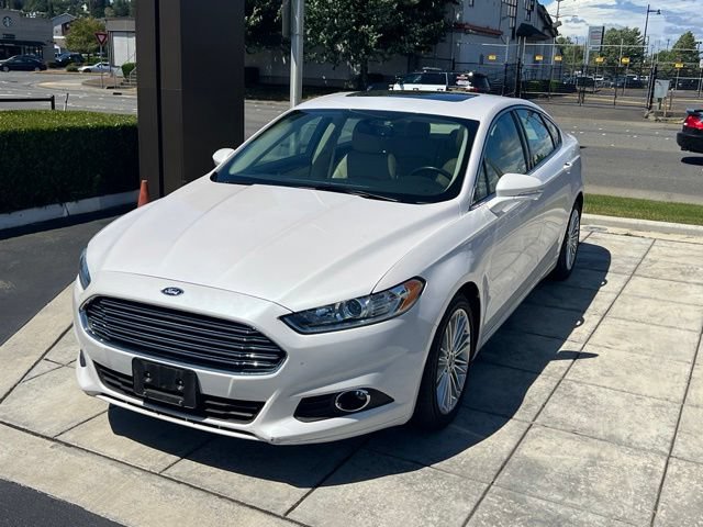 Used 2016 Ford Fusion SE w/ Equipment Group 202A FWD image 3