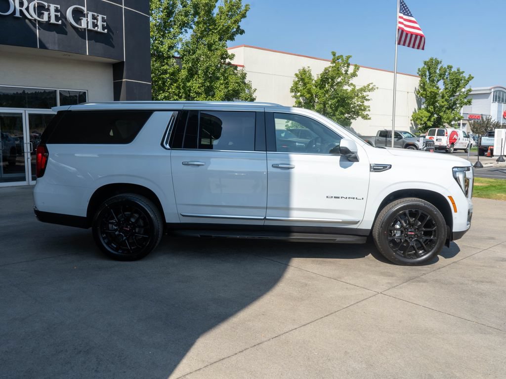 New 2026 GMC Yukon XL Denali w/ Advanced Technology Package AWD/4WD image 8