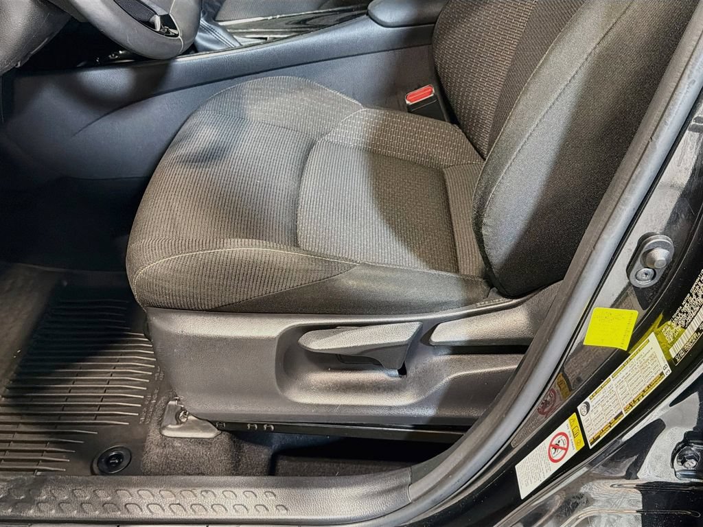 Used 2019 Toyota C-HR XLE FWD image 19