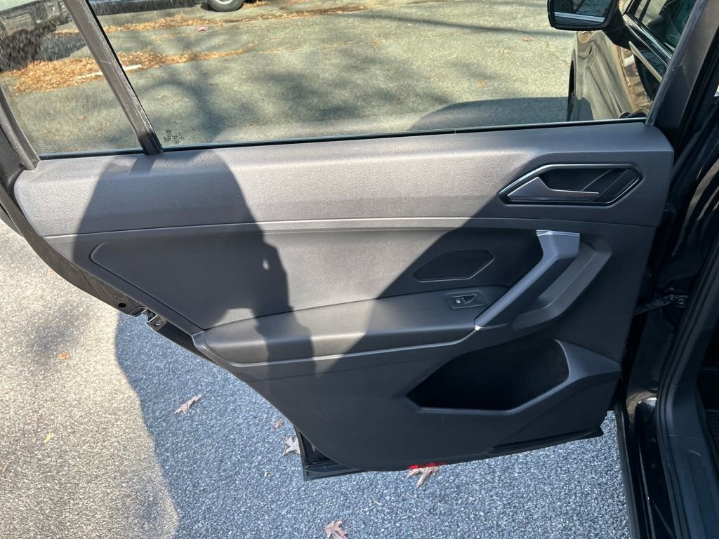 Used 2018 Volkswagen Tiguan SE image 26
