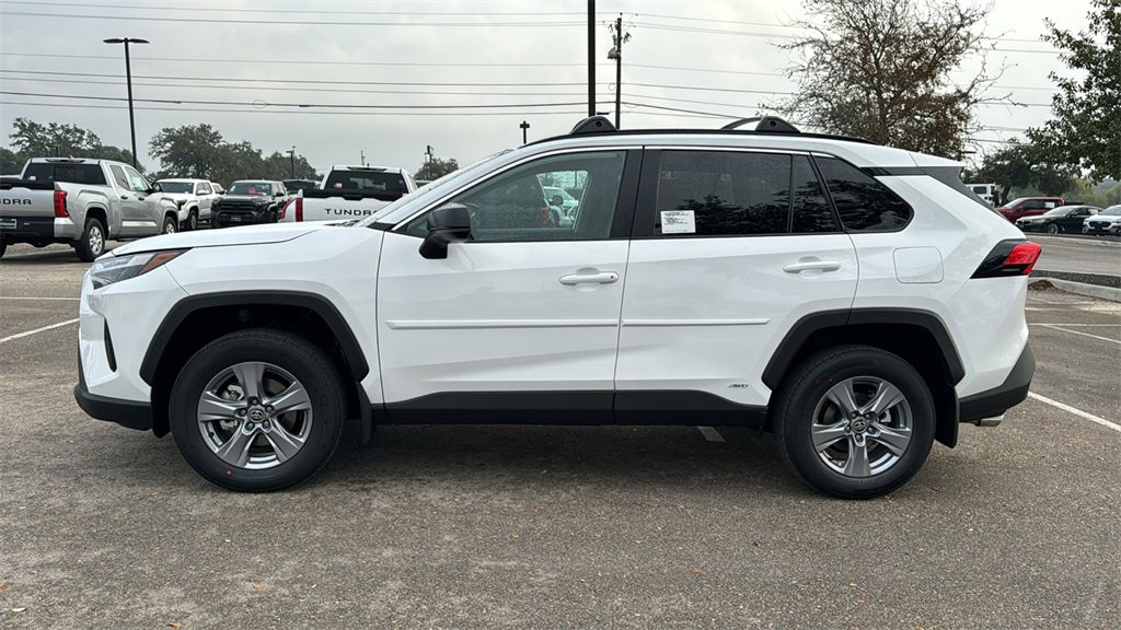 New 2025 Toyota RAV4 LE image 4
