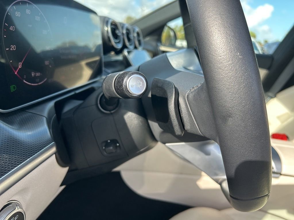 Used 2025 Mercedes-Benz C 300 Sedan image 40