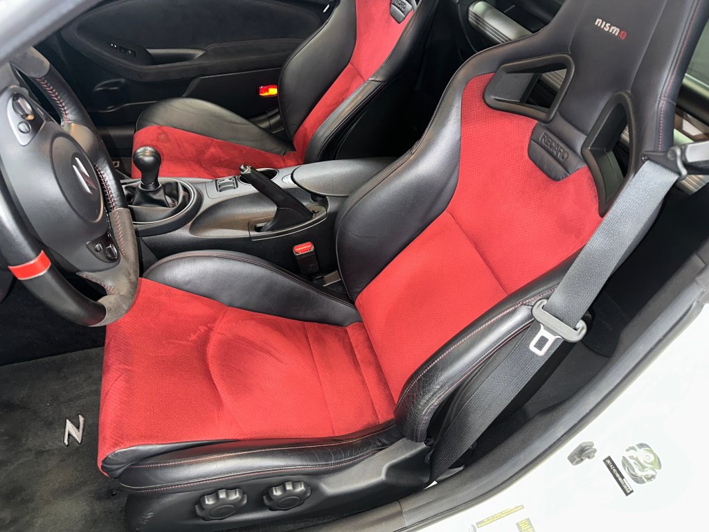 Used 2017 Nissan 370Z NISMO RWD image 5