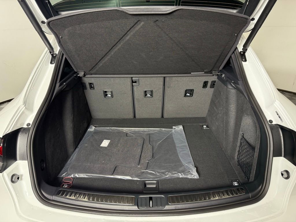 New 2025 Porsche Macan Turbo image 17